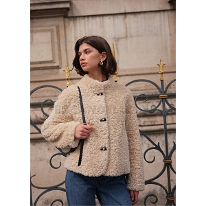 SCARPY CREATION VESTE COURTE FAUSSE FOURRURE<br>Beige